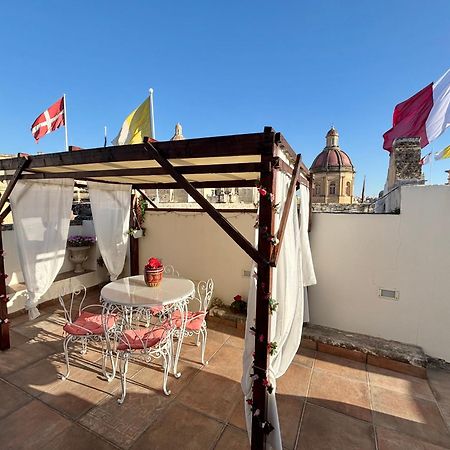 The Knight - Heritage & Art Home At Birgu Square Esterno foto