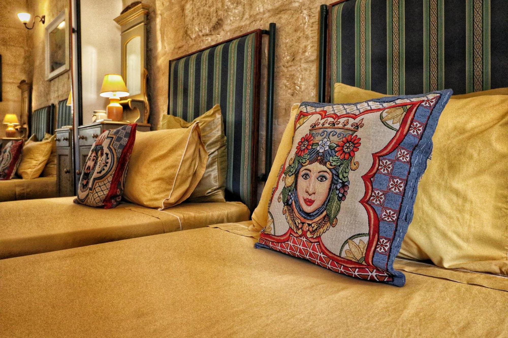 The Knight - Heritage & Art Home At Birgu Square Esterno foto